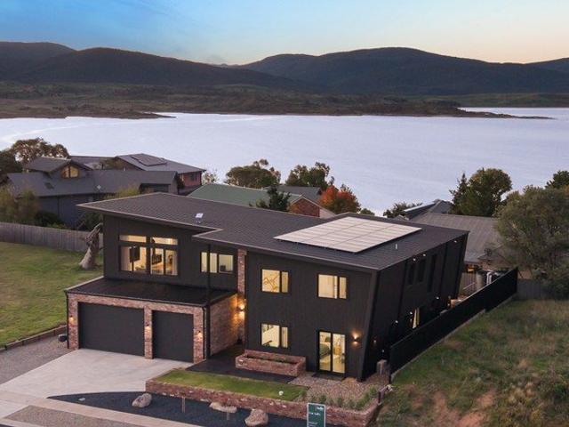 Exclusive Luxury Family Home, Complete With Lake Views