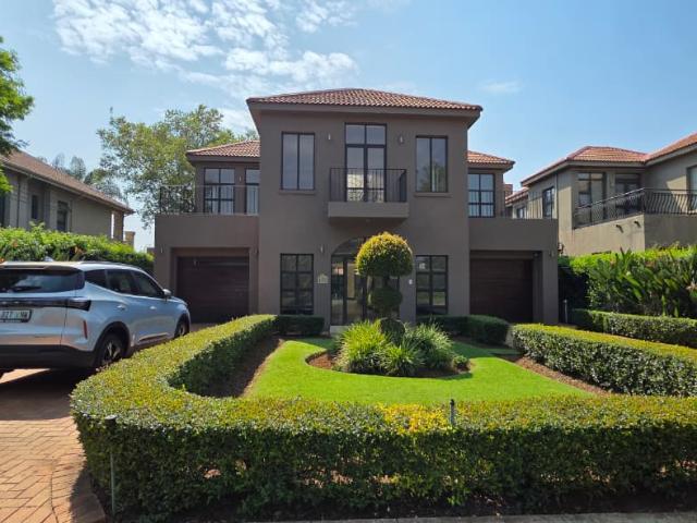 Exclusive Luxury Living in Pecanwood Estate