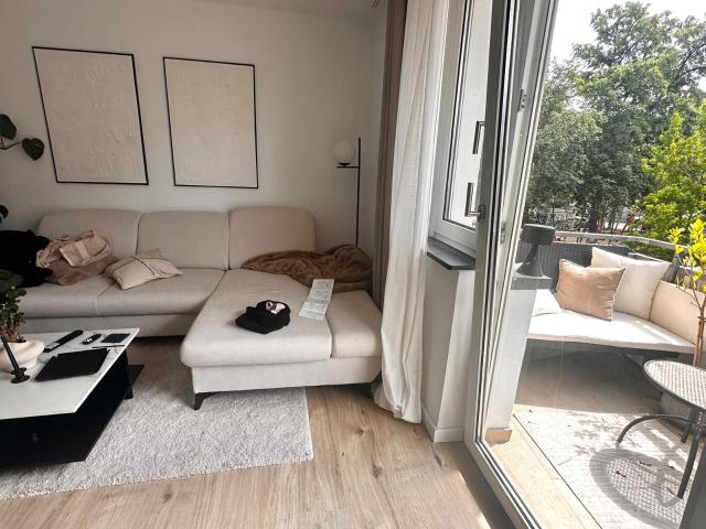 Exclusive modern apartment with balcony in a prime location near the EZB in Frankfurt