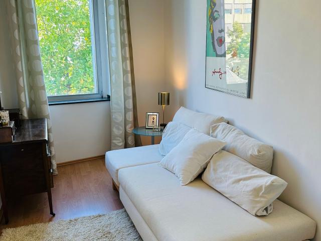 Exclusive, Modern City Apartment with Luxurious Bathroom, Duisburg Amsterdam Apartments for Rent