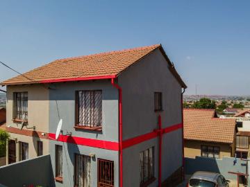 Exclusive Mandate! 2 Bedroom House to Rent in Lotus Gardens