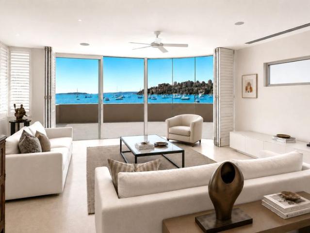 EXCLUSIVE NORTH FACING RESIDENCE WITH HARBOUR VIEWS!