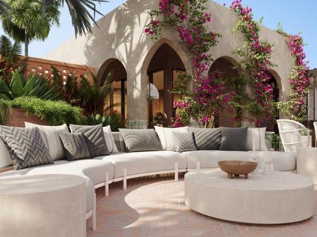 EXCLUSIVE NORTH FACING 2 BEDROOM RESIDENCE WITH STREET FRONT PRIVACY