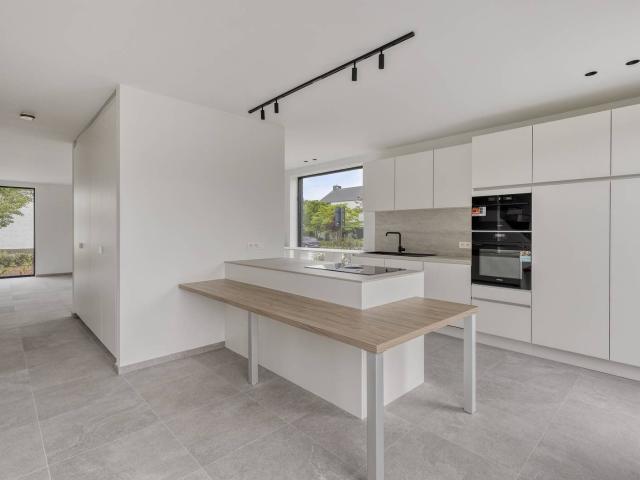 Exclusive new build home for rent in Beveren centrum