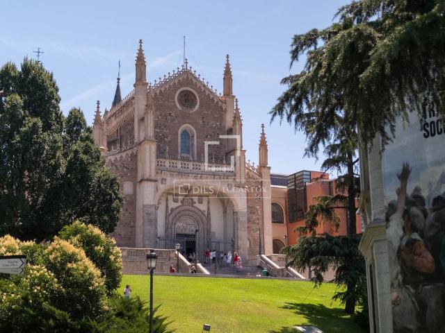 Exclusive Short Term Rental Apartment with Views of El Retiro Park