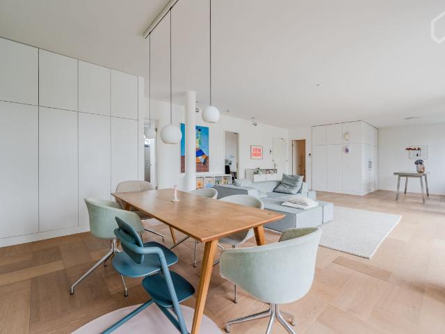 Exclusive, spacious and light flooded apartment with balcony in unique design building – Prenzlauer Berg 106 m², Berlin Amsterdam Apartments for Rent