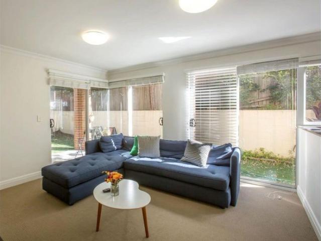 Exclusive position, this unfurnished spacious sun drenched residence