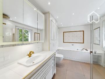 Exclusive penthouse apartment 172 sqm with terrace by the city forest all costs included, Koln Amsterdam Apartments for Rent