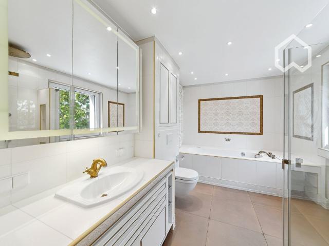 Exclusive penthouse apartment 172 sqm with terrace by the city forest all costs included, Koln Amsterdam Apartments for Rent
