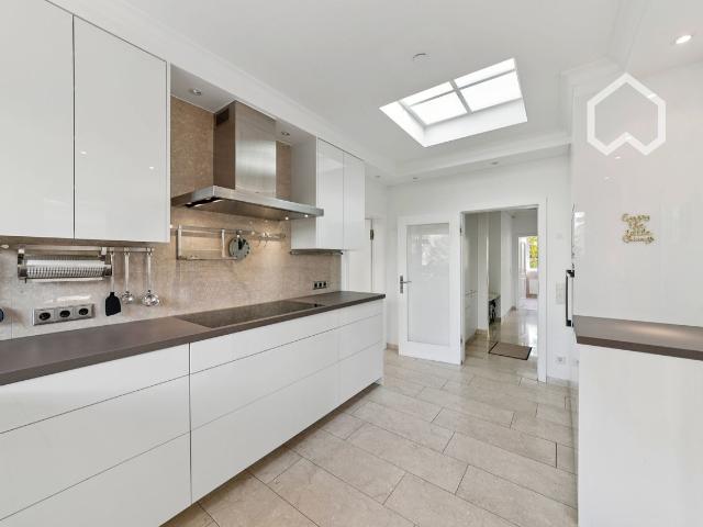 Exclusive penthouse apartment 172 sqm with terrace by the city forest all costs included, Koln Amsterdam Apartments for Rent