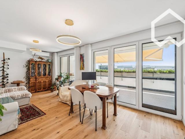 Exclusive Penthouse with Roof Terrace, Kranhaus and Cathedral Views in Prime Cologne Location, Koln Amsterdam Apartments for Rent