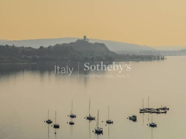 Exclusive residence with open lake and Angera Castle views