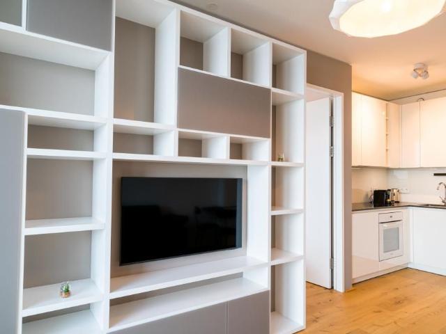 Exclusive residence with vast terrace on the 19th floor offering a unparalleled view, Vienna Amsterdam Apartments for Rent
