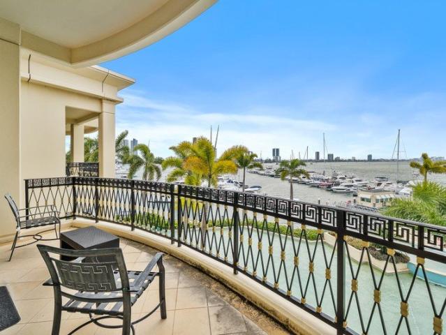 Exclusive Waterfont Condominium With Large 25m Marina Berth No Stamp Duty