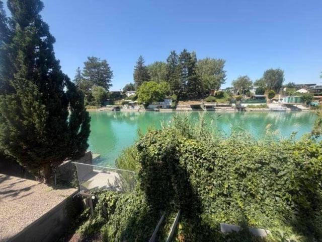 Exclusive Wasserlage Eigengrund mit kleinem Bade Bungalow