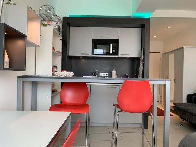 ☆ Exclusive wellness oasis by Rabe ✔Fitness ✔Coworking ✔Parking ✔Washing machine, Karlsruhe Amsterdam Apartments for Rent