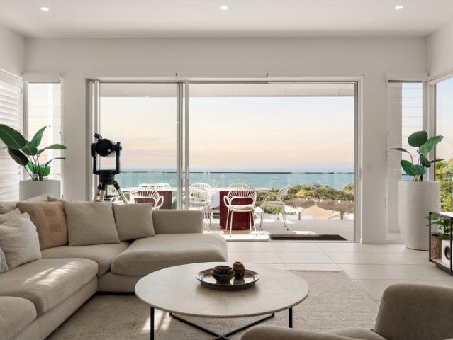 Exclusive Whole Floor Luxury Living Above Coolum Beach