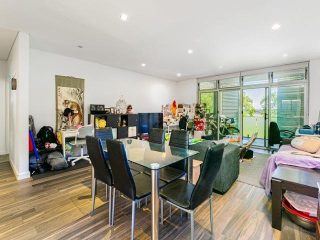 Exclusive Whole Floor Penthouse in Boutique Block of Five