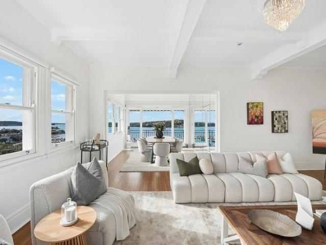 Exclusive Top Floor Residence with Spectacular Sydney Harbour Views