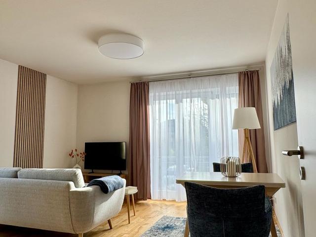 Exclusive temporary living – newly renovated 2 room apartment with underground parking, elevator, and two balconies in a prime location, Dresden Amsterdam Apartments for Rent