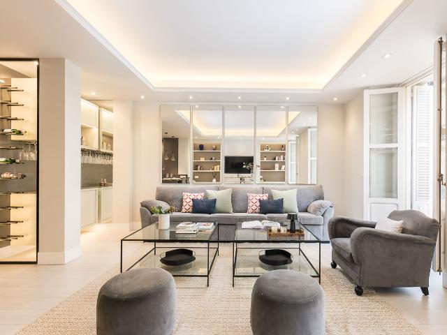 Exclusive three bedroom apartment near Puerta de Alcalá