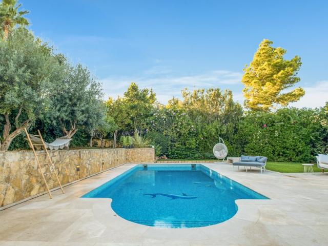 Exclusive villa in residential area located between golf courses and the sea in Santa Ponsa
