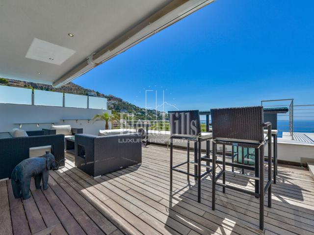Exclusive Villa with Private Pool and Panoramic Sea Views