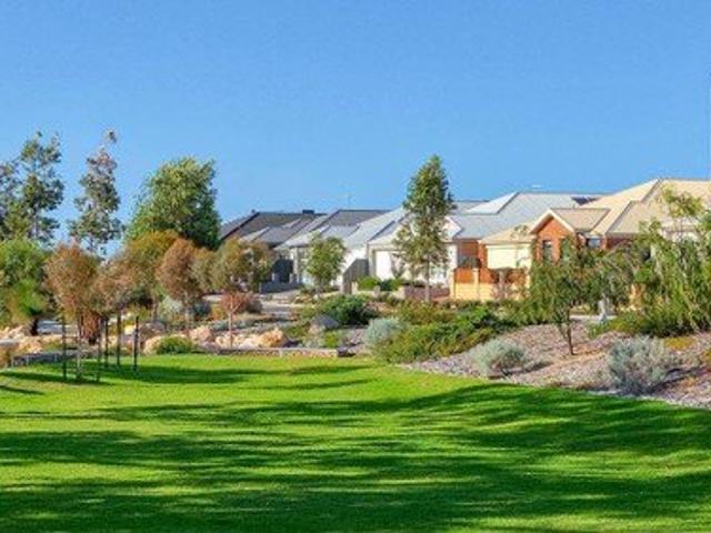 ? EXCLUSIVE YANCHEP GOLF ESTATE HOUSE & LAND PACKAGE RARE GOLF COURSE FRONTAGE ON 499m²