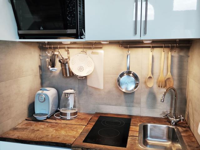 Exclusively furnished apartment in an old building in a central location, Aachen Amsterdam Apartments for Rent