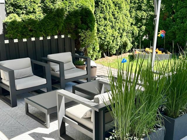 Exclusively furnished semi detached house with large terrace, garden and two parking spaces – Temporary living in Hamburg Wandsbek
