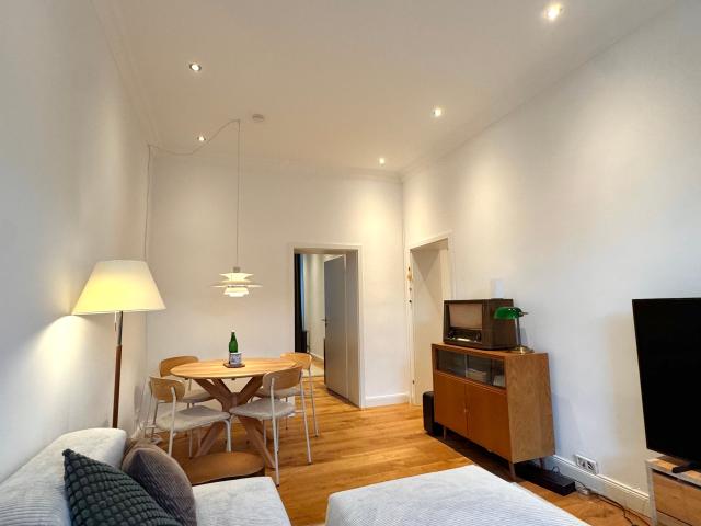 Exclusively renovated classic apartment with balcony near Bilk S Bahn