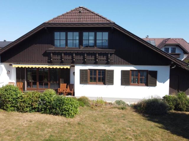 Exclusives Landhaus mit Traunsteinblick Sonnige Lage am Tor zum Salzkammergut!