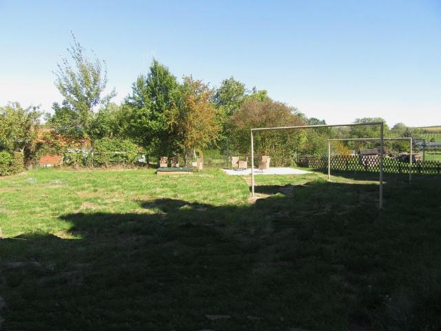 EXCLUSIVES 3 ZIMMER APARTMENT IN GRÜNLAGE MIT GEMEINSCHAFTSGARTEN