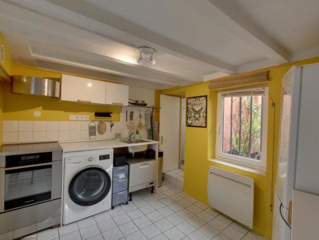 EXCLUSIVITE 5 RUE BISSARDON T2bis traversant en duplex loué meublé de 45m² utiles libre dès maintenant