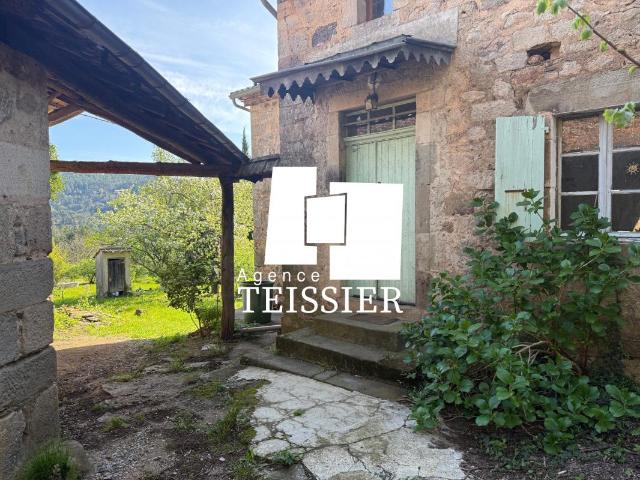 Exclusivité 07140 Gravières: Grande maison ancienne avec dép