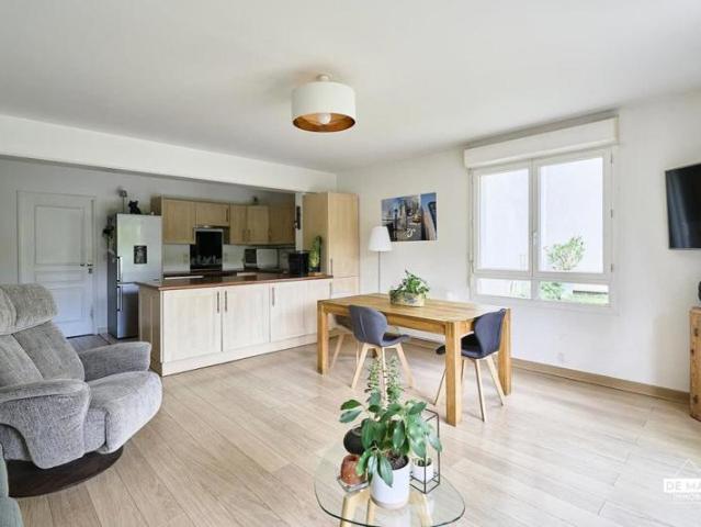 EXCLUSIVITE: T3 EN REZ DE JARDIN AVEC PARKING A PROXIMITE DU TRAM !