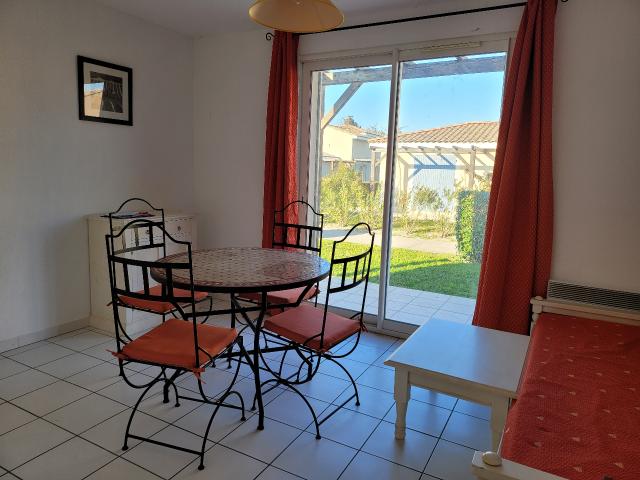EXCLUSIVITE T2 Duplex Meublé avec Terrasse, Parking et Piscine ? Saint Saturnin lès Avignon