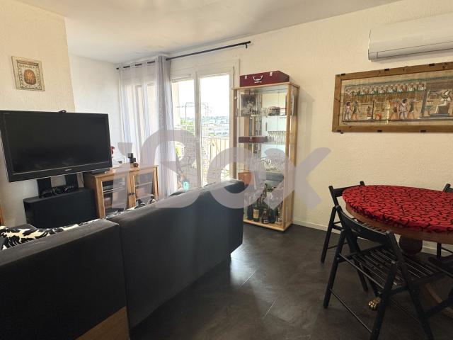 Exclusivité Toulon Est, appartement T4 de 66 m2 en excellent état, traversant en dernier étage avec cave