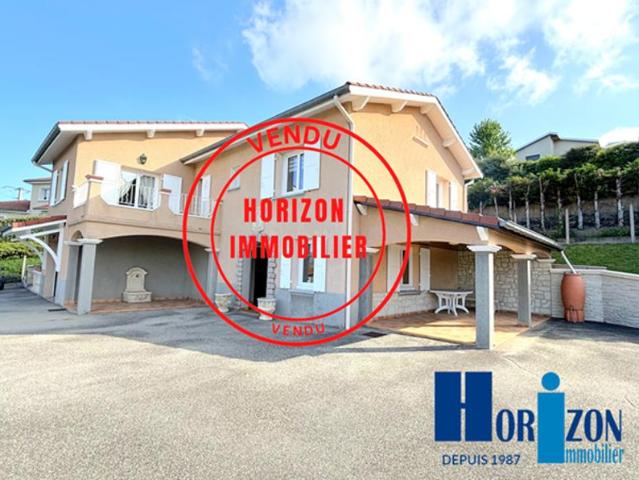 EXCLUSIVITE: UNIEUX BELLE MAISON SUR SOUS SOL AVEC VUE DEGA