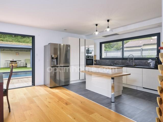EXCLUSIVITE Vienne, villa contemporaine aux prestations haut de gamme