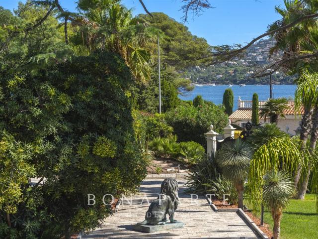 Exclusivité: Villa Belle Époque rénovée – Élégance, mer et. 320m² Saint Raphaël