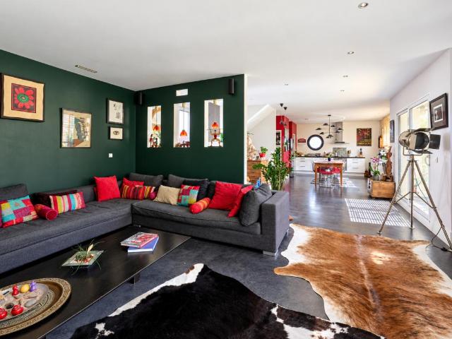 Exclusivité — Villa familiale aux volumes exceptionnels, jardins et studio indépendant — Issy les Moulineaux
