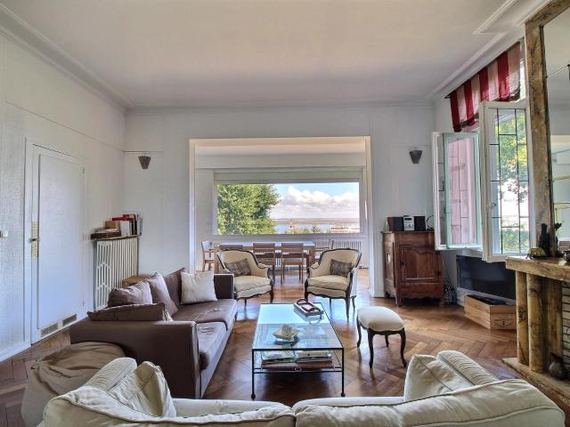 EXCLUSIVITÉ Ville d'Hiver Un appartement avec vue panoramique sur le Bassin