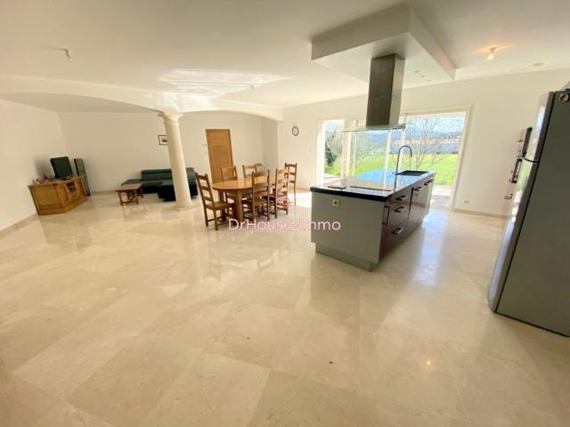 EXCLUSIVITÉ, VILLENEUVE DE BERG, Villa de plain pied contemporaine d'environ 160 m² habitables sur un terrain 1472 m²