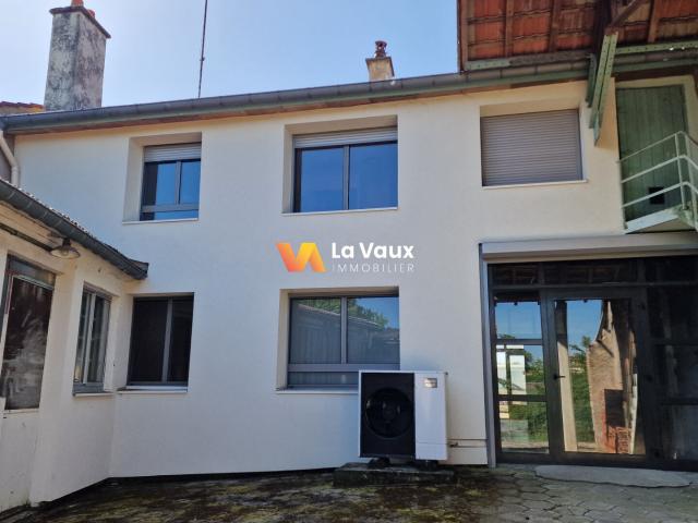 EXCLUSIVITE VITREY Maison avec grande dépendance