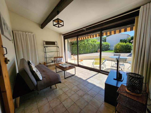 EXCLUSIVITE A SAINT SATURNIN LES AVIGNON APPARTEMENT T1 BIS DE 38.57 M2 AVEC TERRASSE DE 20 M2 + PARKING PRIVE