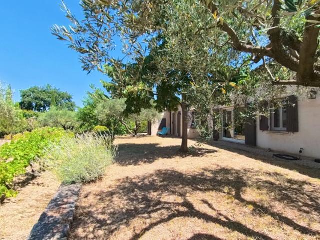 EXCLUSIVITE. A vendre belle villa avec superbe terrain, 3 k