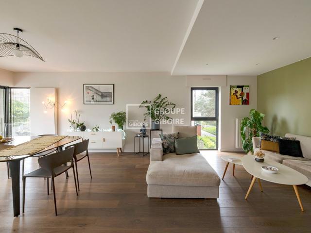 GROUPE GIBOIRE * A VENDRE APPARTEMENT ENVIRON 97 M2 AVEC TERRASSE, GARAGE DOUBLE ET CAVE RENNES CENTRE VILLE, VUE SUR LA VILAINE