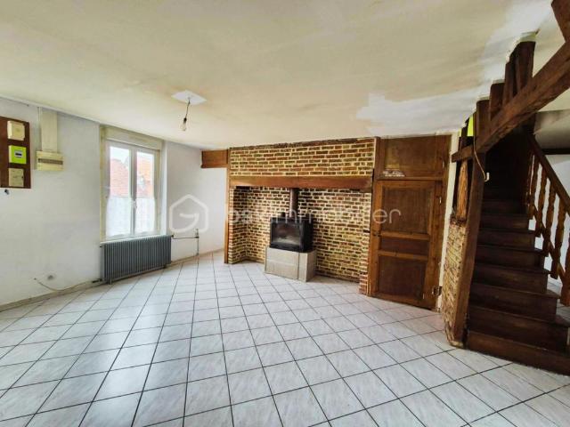EXCLUSIVITÉ à vendre Maison 111 m² Terrain clos de 1 629 m², deux Dépendances et Garage – Gros potentiel à personnaliser