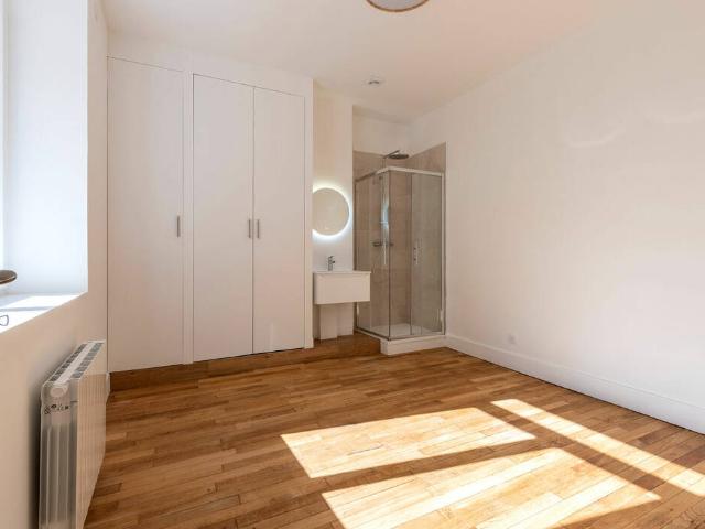 EXCLUSIVITE: Appartement 4 pièces entièrement rénové Place des Vosges
